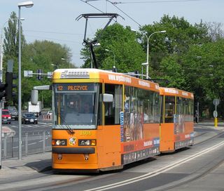 Skład 2606+2605 na linii 12, ul. J. Kochanowskiego, 2009.04.27