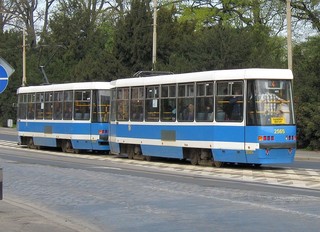 Ex-gdański skład #2564+2565 na linii 4, ul. Z. Wróblewskiego, 2010.04.20