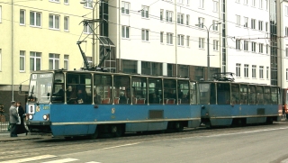 Skład 2206+2207 jako linia 0L, ul. Piłsudskiego