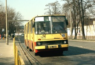Ikarus #5233 jako linia 610, ul. Sucha
