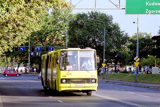 Ikarus #5312 jako linia 145, ul. Swobodna, wrzesień 2004.