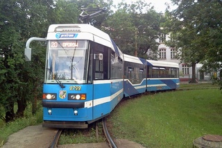 1.06.2016, pętla Leśnica, Protram oczekuje na rozpoczęcie kursu na linii 20. 
