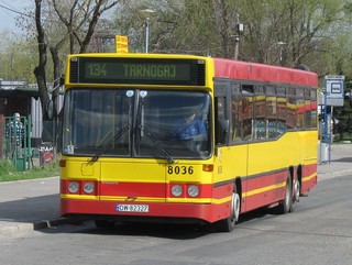 Trzyosiowe Volvo #8036 na linii 134, Nowy Dwór, 2010.04.07