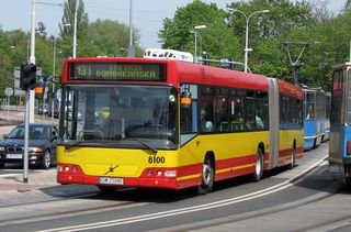 Volvo #8100 na linii 131, al. J. Kochanowskiego, 2009.04.27