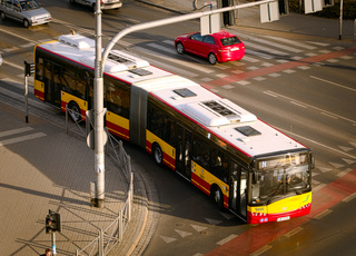 Solaris 5601 na linii N, skrzyżowanie Suchej i Borowskiej.