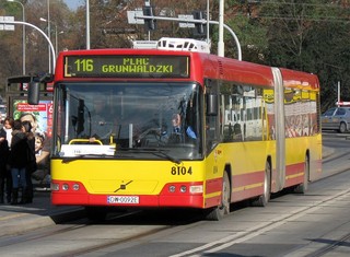 Długie Volvo #8104 na linii 116, al. J. Kochanowskiego, 2009.11.05