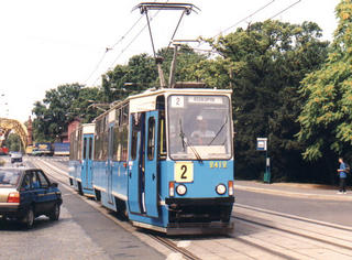 Skład 2412+2411 jako linia 2, ul. Wróblewskiego