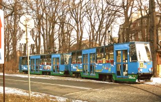 Skład 2470+2471 jako linia 17, pętla Zoo