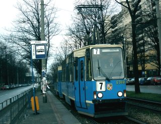 Skład 2362+2361 jako linia 7, ul. Powstańców Śląskich
