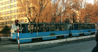 Skład 2392+2391 jako linia 12, pl. Grunwaldzki