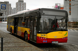 Solaris #5436 jako linia 116, przystanek końcowy na pl. Grunwaldzkim.