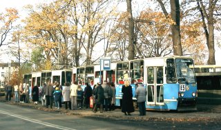 Skład 2340+2339 jako linia E5, pętla Osobowice