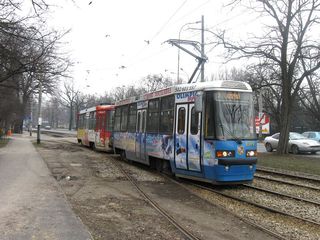 Skład 2382+2381 na linii 2, ul. Z. Wróblewskiego, 2009.03.02