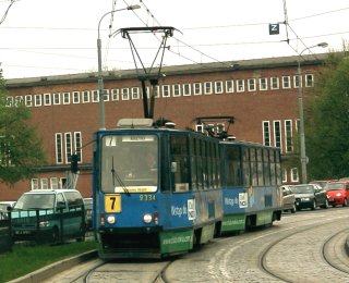 Skład 2334+2333 jako linia 7, ul. Nowy Świat