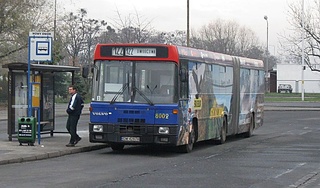 #8002 w reklamie na linii 122, Nowy Dwór, 2008.11.30
