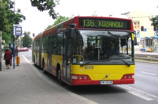 Volvo #8109 jako linia 136, al. Hallera