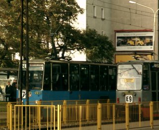 Skład 2237+2236 jako linia E7, ul. Grabiszyńska
