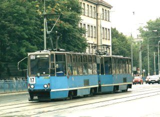 Skład 2329+2330 jako linia 17, ul. Kołłątaja