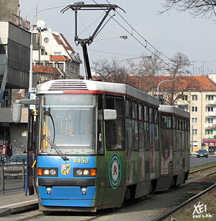 Skład 2450+2449 po modernizacji, linia 2 na ul. Powstańców Śląskich, 2008-03-24.