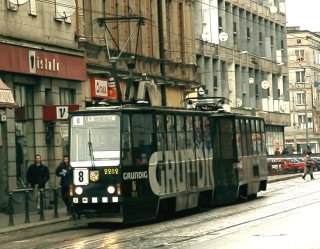 Skład 2282+2283 jako linia 8, ul. Kołłątaja