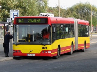 Długie Volvo #8102 na linii 142, Nowy Dwór, 2009.10.03