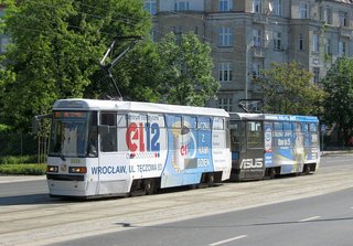 Skład 2218+2219 na linii 23, ul. Grunwaldzka, 2009.05.13