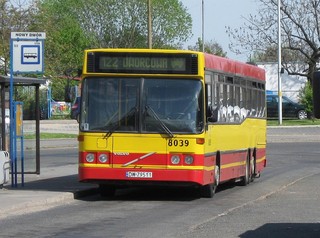 Trzyosiowe Volvo #8039 na linii 122, Nowy Dwór, 2010.04.29
