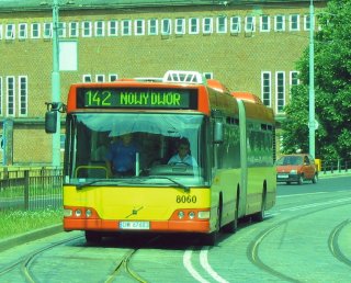 Volvo #8060 jako linia 142, ul. Nowy Świat