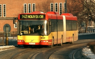 Volvo #8080 jako linia 142, ul. Nowy Świat