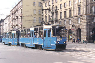 Skład 2210+2211 jako linia 15, ul. Piłsudskiego