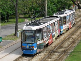 Skład 2464+2463 na linii 2, ul. Z. Wróblewskiego, 2009.04.27
