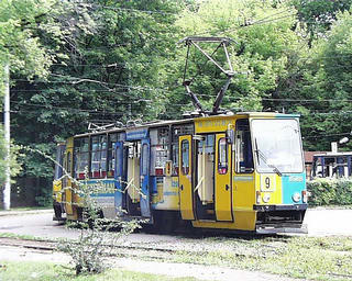 Skład 2528+2527 jako linia 9, pętla Sępolno