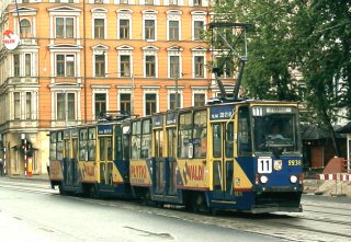 Skład 2238+2257 jako linia 11, ul. Kołłątaja