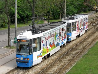 Skład 2312+2311 na linii 10, ul. Z. Wróblewskiego, 2009.04.27