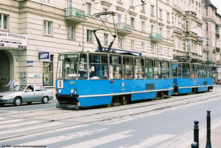 Skład 2474+2475 jako linia 5, ul. Piłsudskiego