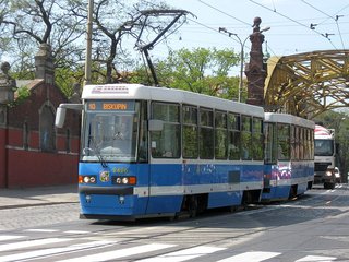 Skład 2426+2431 na linii 10, ul. Z. Wróblewskiego, 2009.04.27