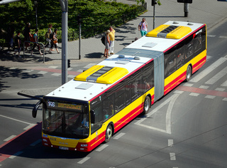 MAN 4612 jako linia 146, skrzyżowanie Borowskiej i Suchej.