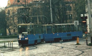 Skład 2263+2256 jako linia 5, ul Ślężna/ul. Kamienna