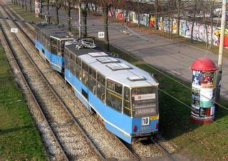 Skład 2378+2377 na linii 10, ul. Z. Wróblewskiego, 2008.11.14