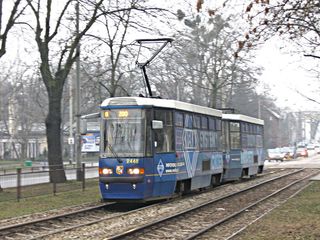 Skład 2448+2447 na linii 0, ul. Z. Wróblewskiego, 2008.12.16