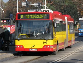 Volvo #8051 w barwach nowej zajezdni na linii D, al. J. Kochanowskiego, 2009.11.05
