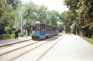 Skład 2328+2327 jako linia 17, ul. Przyjaźni