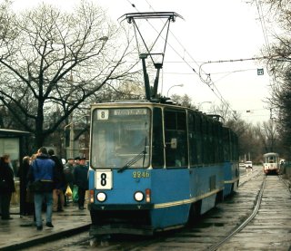 Skład 2246+2247 jako linia 8, ul. Borowska