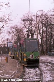 Skład 2514+2513 jako linia 17, pętla Klecina