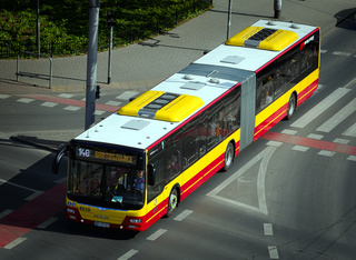 MAN 4610 na linii 146, skrzyżowanie ulic Borowskiej i Suchej.